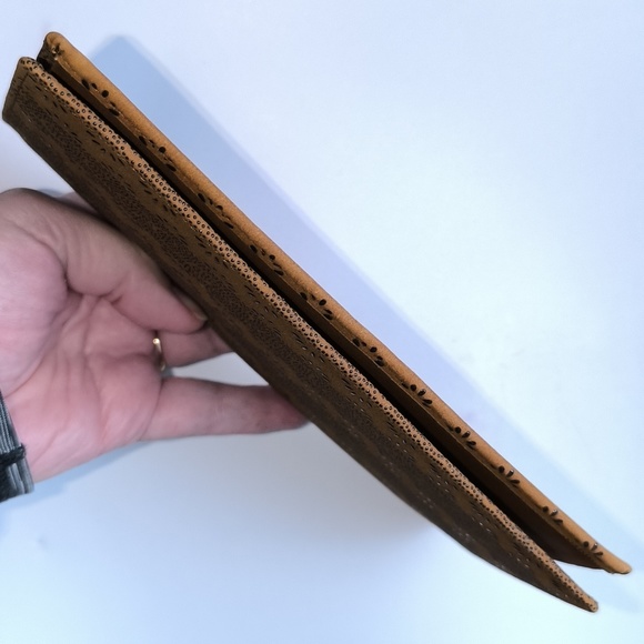 Leather lacquered Bill Bi-Fold Wallet - Picture 6 of 10